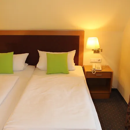 Hermannshoehe 3* ليجدين