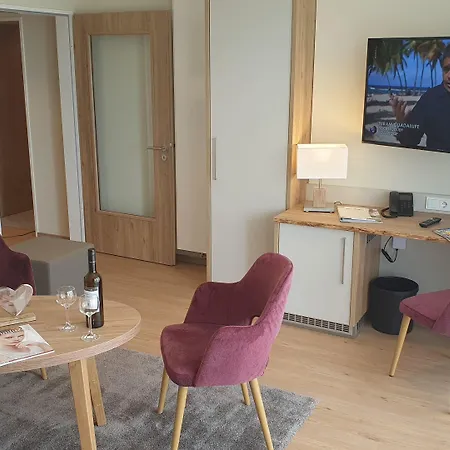 Hotel Hermannshoehe 3*