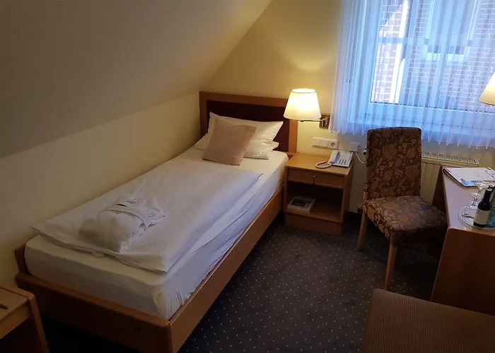 ホテル Hermannshoehe レーグデン