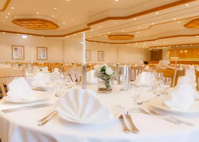 Hermannshoehe 호텔